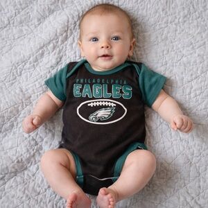 NFL Team Apparel Baby Outfit in Black and Green